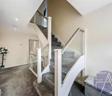 5 bedroom detached house to rent - Photo 4