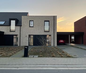 Halfopen, recente, nieuwbouwwoning te huur te Roeselare - Photo 1