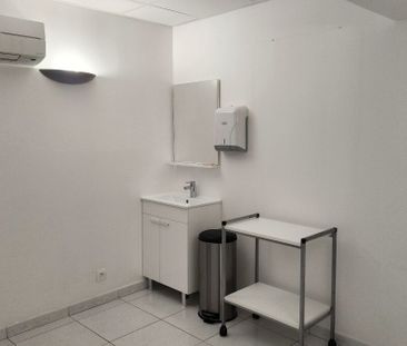 LOCAL PLUS PLACE DE PARKING en sous-sol - Photo 2