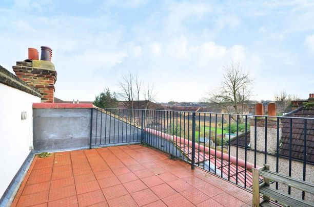 2 bedroom maisonette to rent - Photo 1