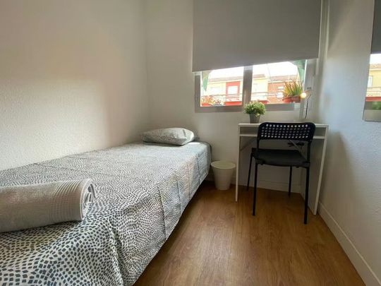 Calle de Almonacid, Madrid, Community of Madrid 28038 - Photo 1