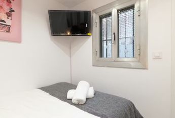 Carrer de les Beates, Barcelona, Catalonia 08003