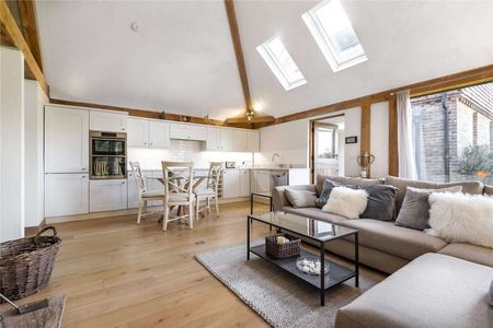 A beautiful 5 bedroom detached property with annexe in a beautiful countryside location. - Photo 2