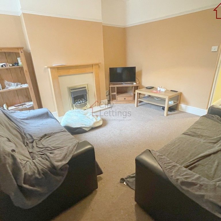 2 Bedroom Flat - Photo 1