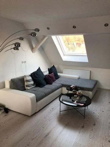 Traumhafte DG-Wohnung freut sich auf nette und ruhige Mieter ca. 60 mÂ² Wfl. mit Gemeinschaftsgarten - Foto 4