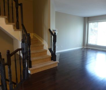 For Lease - 117 Thornbury Crescent, South of Baseline to Knoxdale, ... - Photo 5