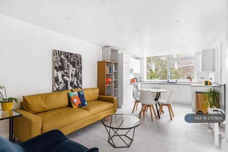 2 bedroom flat to rent - Photo 2