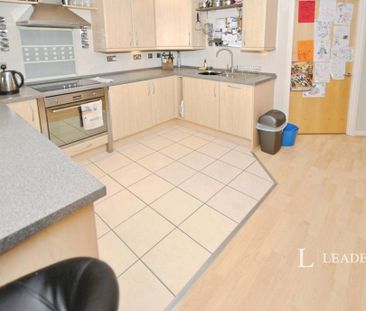 2 bedroom flat to rent - Photo 6