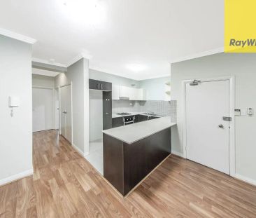 “MODERN AND SPACIOUS TWO BEDROOM APARTMENT MOMENTS FROM CBD - PET F... - Photo 1