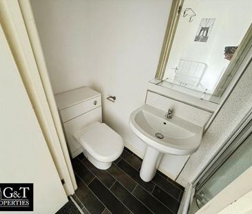 1 bedroom in a house share to rent - Photo 5