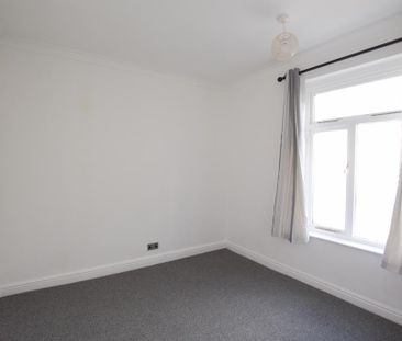 2 bedroom end of terrace house to rent - Photo 4