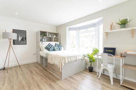 4 bedroom terraced house to rent - Photo 2