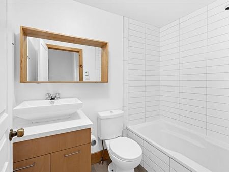 Unit 3: Entire unit - Photo 2