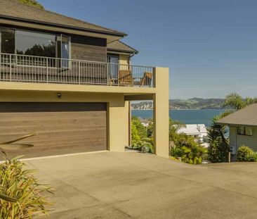 Stunning 5-Bedroom Family Home - Photo 5