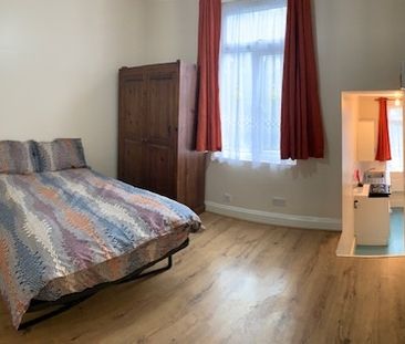 Studio Flat, Mount Pleasant Road, N17 - Photo 5