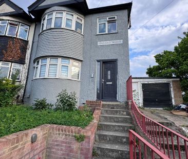 1 bedroom in a flat share to rent - Photo 3