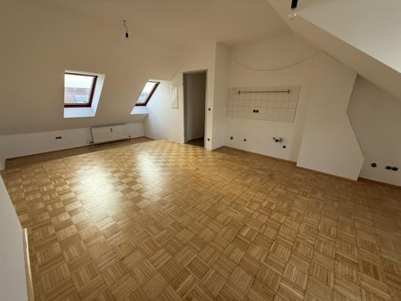 Jakomini/Steyrergasse - Charmante Wohnung mit Blick auf Schlossberg frisch in Sanierung - Photo 3