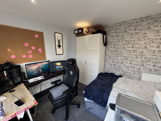 £100 pppw, Fergus Close, NG11, Nottingham - Photo 1