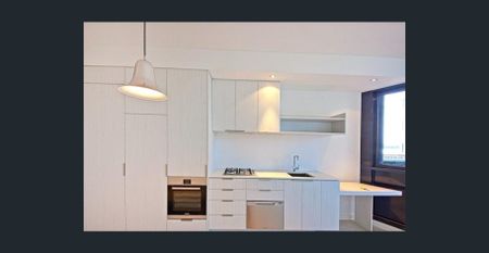 Stunning 1 Bedroom Apartment - Photo 4