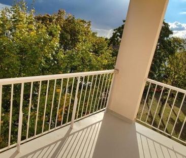 Location Appartement 2 pièces 67m² POITIERS 86000 - Photo 4