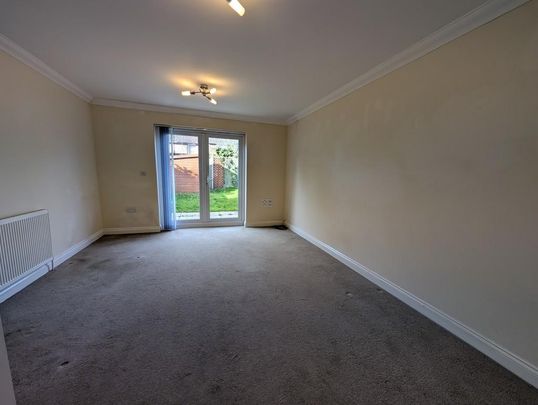 3 bedroom semi-detached house to rent - Photo 1
