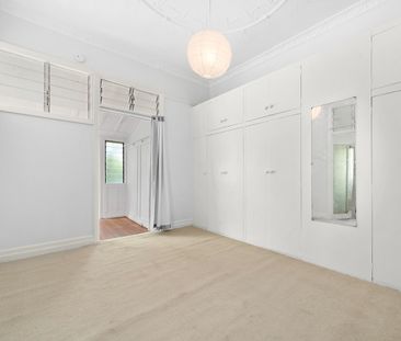 Unique One Bedroom Property in New Farm (Furnished or Unfurnished) - Photo 1