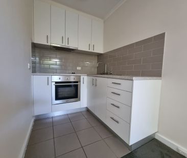 Conveniently Located One-Bedroom Flat in Mentone - Photo 5