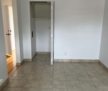 5 1/2 - Montréal (Saint-Laurent) - 1 600 $/mois - Photo 4
