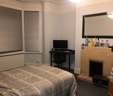 6 Bed Terraced House, Junction Road, RG1 - Photo 3