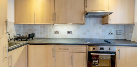 Studio to rent - Photo 2