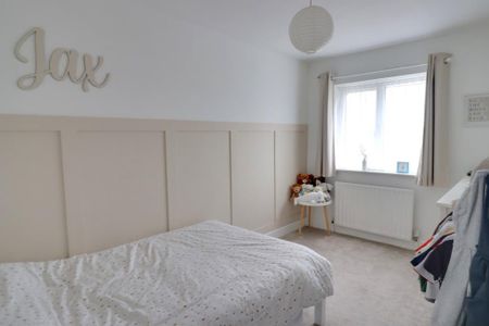 3 bedroom semi-detached house to rent - Photo 4