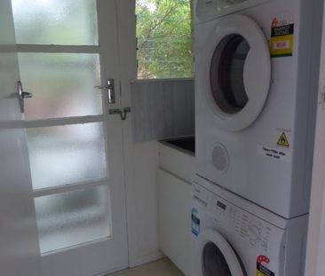 NEWLY RENOVATED UNIT IN ST HELIERS - Photo 4