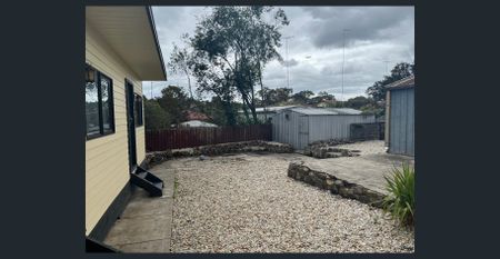 Cosy, Light-Filled Bungalow in Prime Location - Photo 2