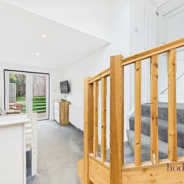 Studio to rent - Photo 1