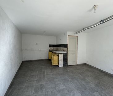 Location Appartement 3 pièces 80m² TOURVES 83170 - Photo 3