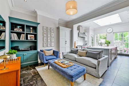 4 bedroom semi-detached house to rent - Photo 3