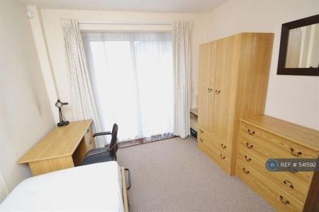 4 bedroom terraced house to rent - Photo 2