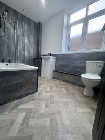 15-16 Flat 2 Wallasey Road Wirral CH45 4NL - Photo 2