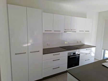 1 Kirrama Ct, Mango Hill QLD 4509 - Townhouse For Rent - $630 | Domain - Photo 2