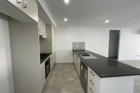 81 Adelaide Street, Cranley - Photo 2