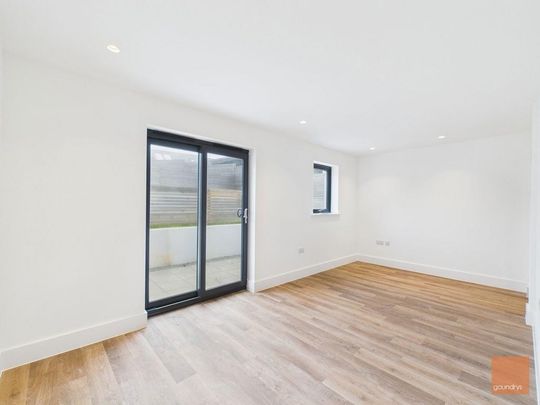 4 bedroom detached house to rent - Photo 1