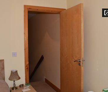 Inviting room in 2-bedroom apartment in Sandyford, Dublin - Photo 6