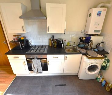 1 bedroom Flat in Midland Road, Leeds - Photo 3