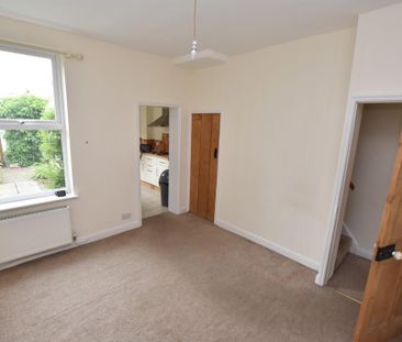 2 bedroom terraced house to rent - Photo 4