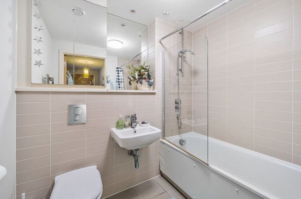 Seren Park Gardens, London, SE3 - Photo 1