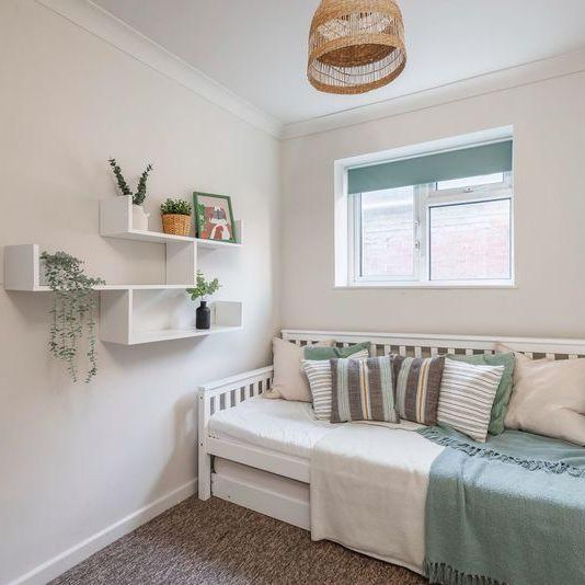 2 bedroom property to rent - Photo 1