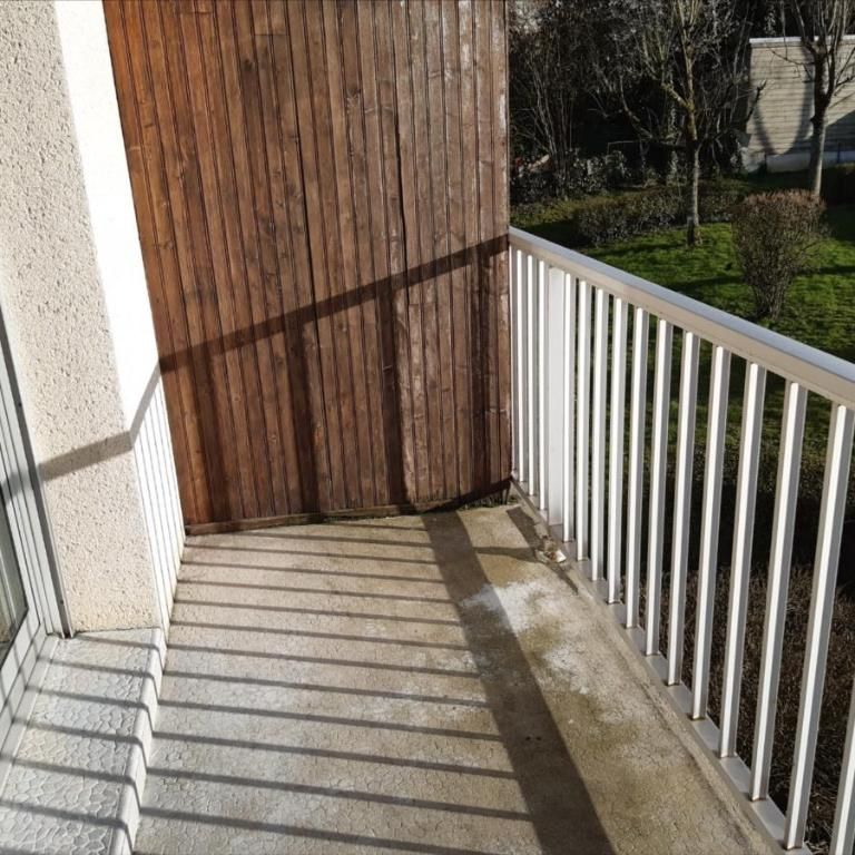 LOCATION APPARTEMENT T3- MAYENNE, deux chambres avec balcon, parking couvert et cave. - Photo 1