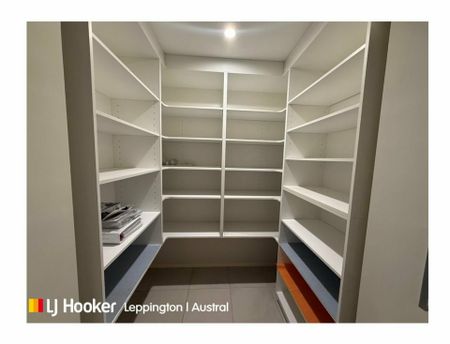 SLEEK & SPACIOUS MODERN HOME - Photo 5