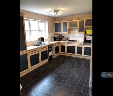 1 bedroom in a house share to rent - Photo 3