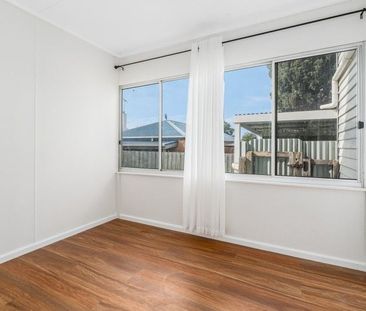 Freshly updated 3 Bedroom home - Photo 5